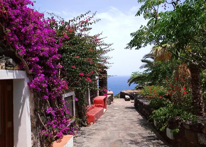 Nyaraló Dammuso U Sarduni Khamma Fuori