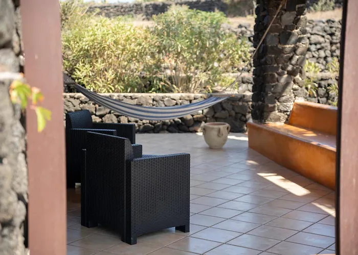 Nyaraló Dammuso U Sarduni Khamma Fuori